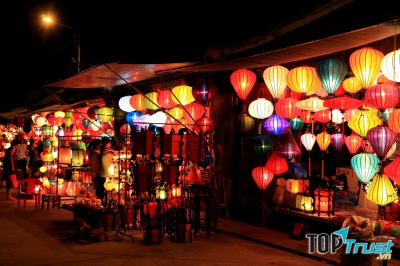 Chợ đêm nổi tiếng nhất tại Việt Nam có thể bạn chưa biết