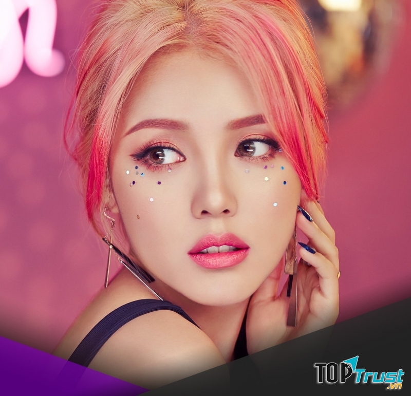 Chuyên gia trang điểm nhiều fan nhất trên Youtube