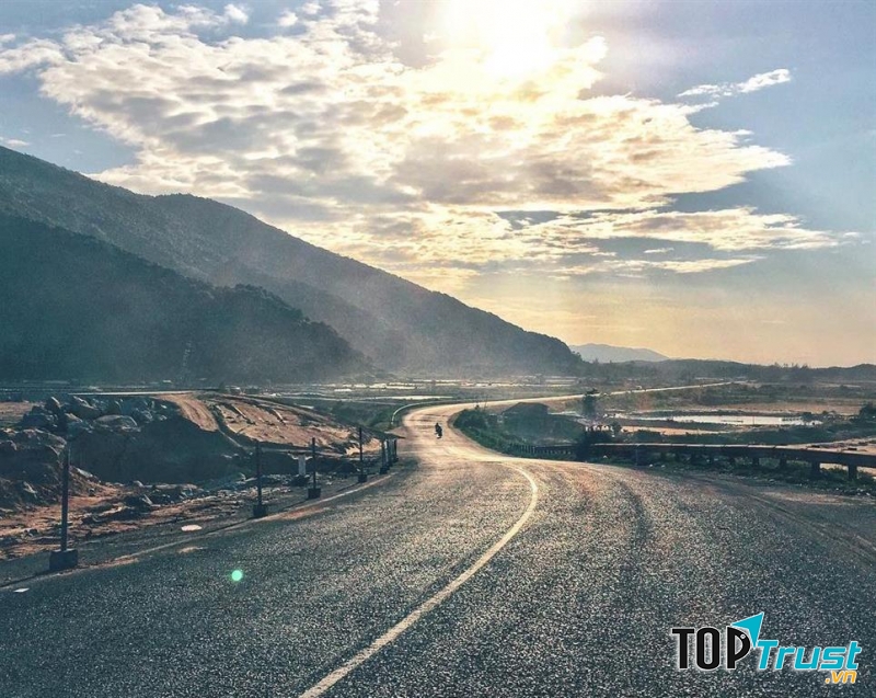 Con đường đẹp nhất ở Việt Nam