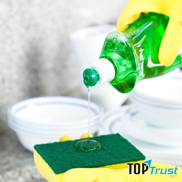 Công dụng bất ngờ của nước rửa bát