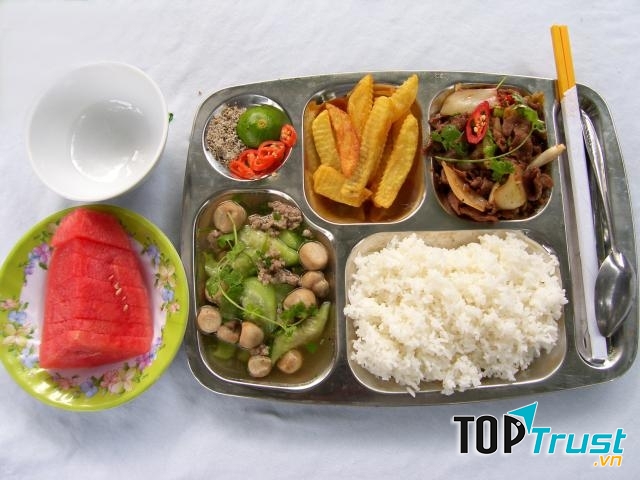 Công ty cung cấp suất ăn công nghiệp chất lượng tại Bình Dương