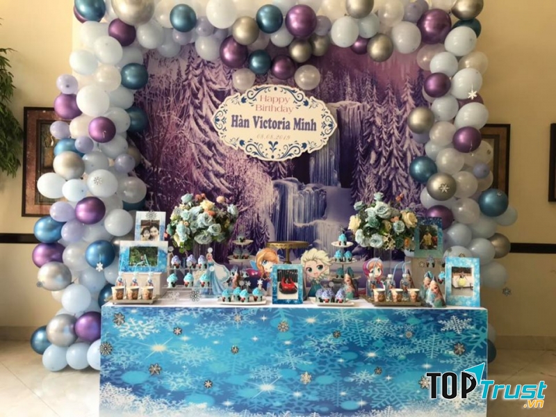 Cửa hàng bán phụ kiện trang trí sinh nhật, thôi nôi đẹp nhất ở Đà Nẵng