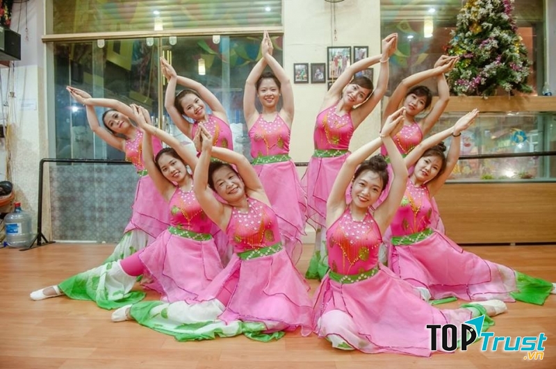 Cửa hàng cho thuê trang phục biểu diễn giá rẻ và đẹp nhất Quảng Ninh