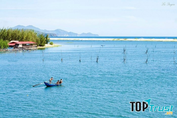 đầm nước đẹp nhất Việt Nam