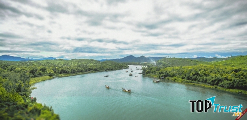 Dàn ý bài văn tả cảnh sông nước chi tiết nhất