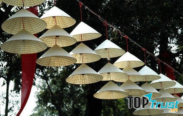 Dàn ý bài văn thuyết minh về chiếc nón lá chi tiết nhất