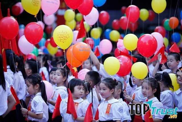 Dàn ý tả buổi lễ khai giảng hay và chi tiết nhất