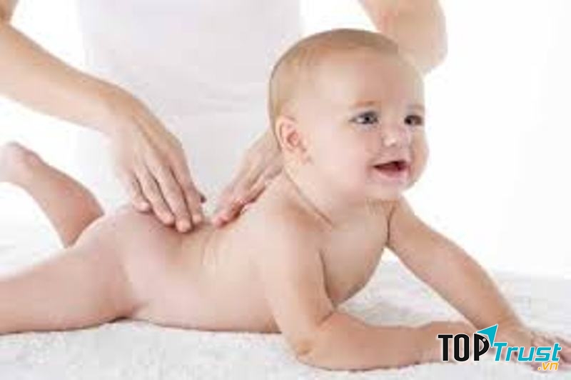 Dầu massage cho bé hiệu quả và an toàn nhất hiện nay