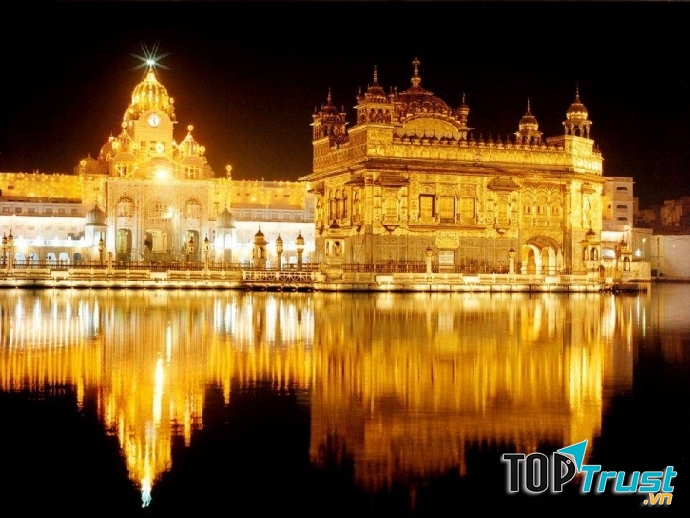 Đền Chùa nổi tiếng nhất Việt Nam nên đi trong dịp Tết Nguyên Đán