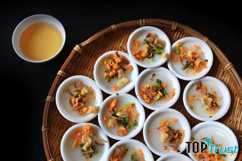 địa chỉ ăn bánh bèo chén đông khách nhất Huế