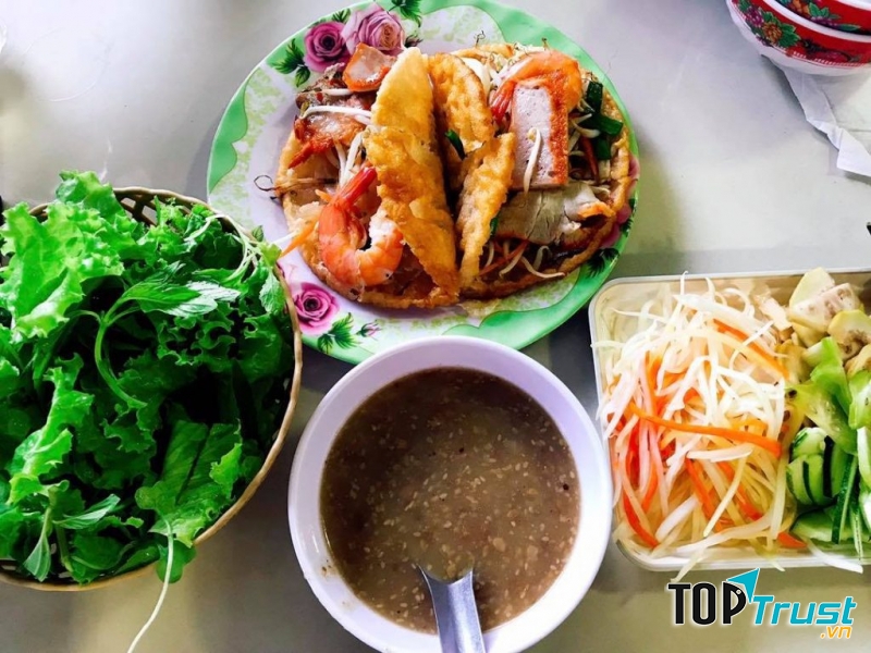 địa chỉ ăn bánh khoái ngon nức tiếng ở Huế