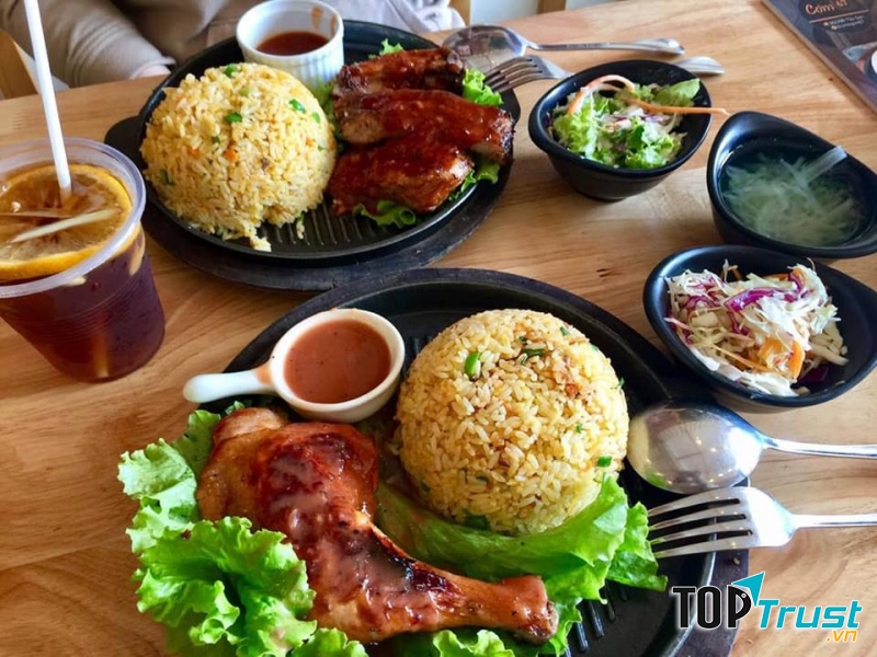 địa chỉ ăn cơm ngũ vị ngon nhất tại Hà Nội