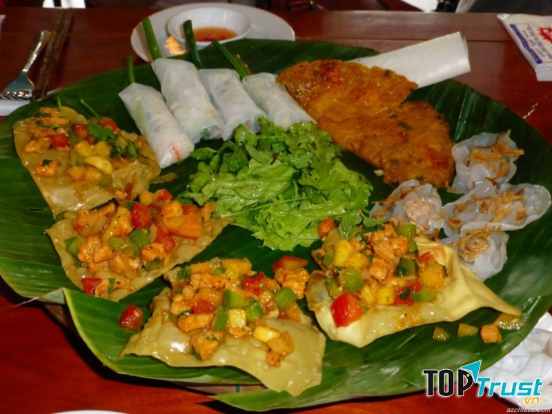 địa chỉ bán hoành thánh chiên ngon nhất Hội An