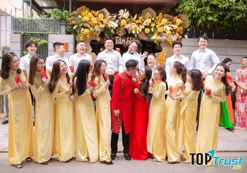 địa chỉ cho thuê áo dài bưng quả, áo dài cưới hỏi đẹp nhất tại Nha Trang