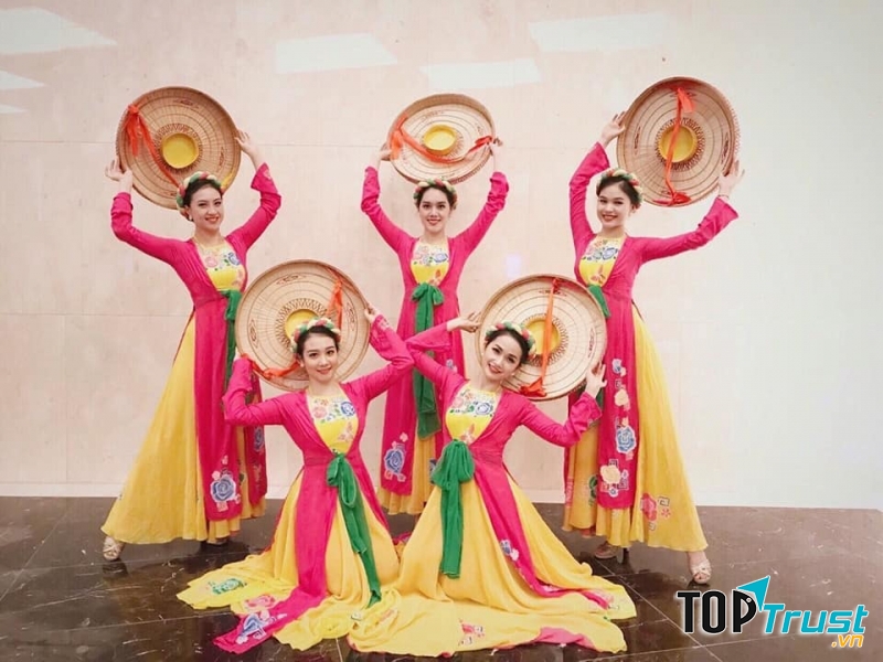 địa chỉ cho thuê trang phục biểu diễn đẹp nhất ở Hà Tĩnh