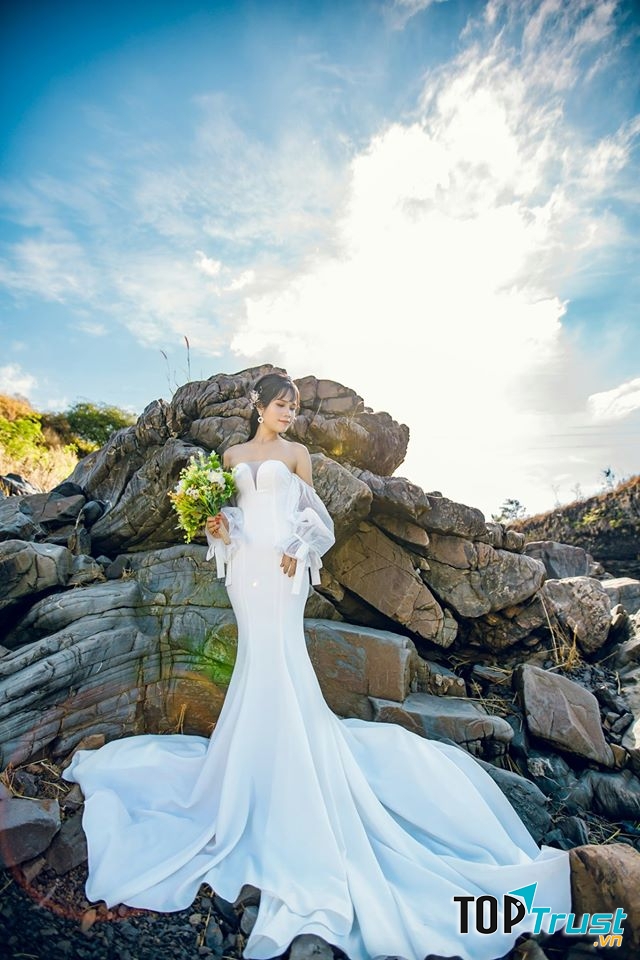 Địa chỉ cho thuê váy cưới đẹp nhất Buôn Đôn, Đắk Lắk