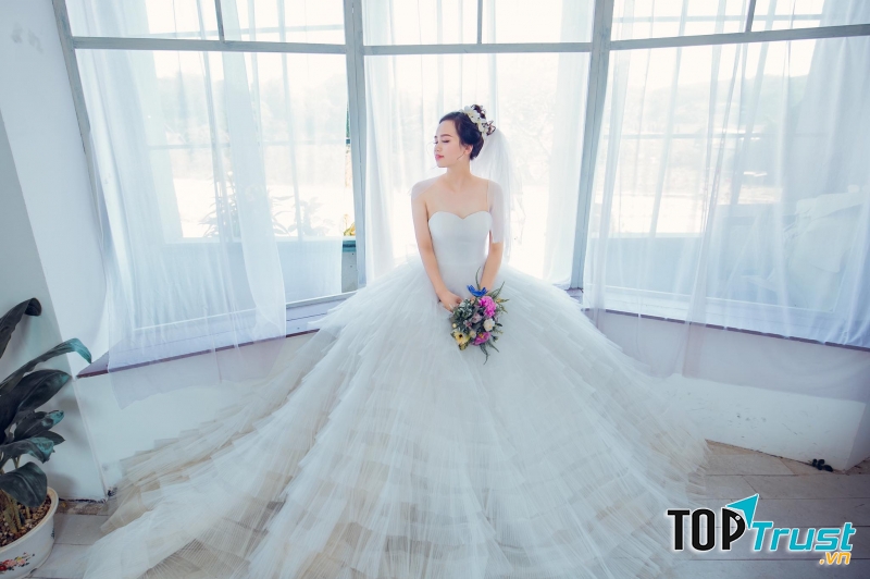 Địa chỉ cho thuê váy cưới đẹp nhất Sơn Tây, Hà Nội