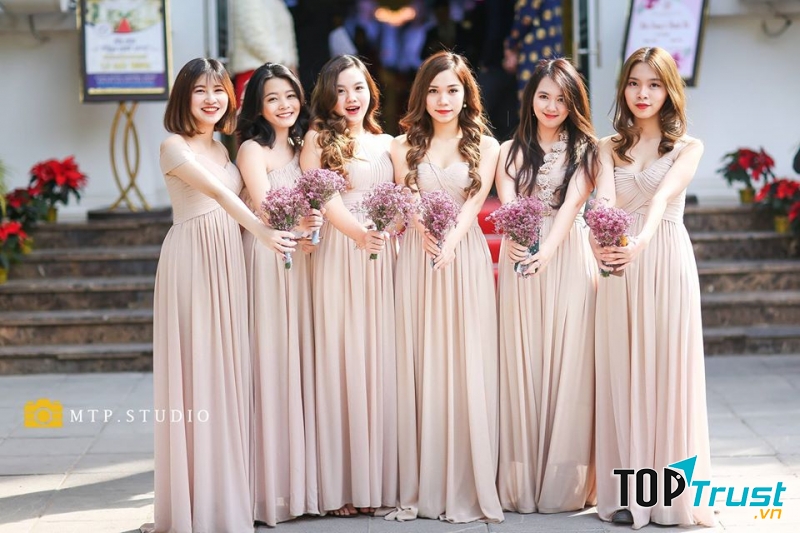 Địa chỉ cho thuê váy phù dâu tại Hà Nội