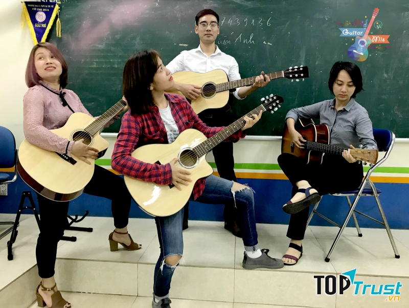 Địa chỉ học đàn guitar giá rẻ và uy tín nhất dành cho sinh viên Hà Nội