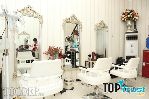 địa chỉ làm tóc xoăn đẹp và rẻ ở Hà Nội