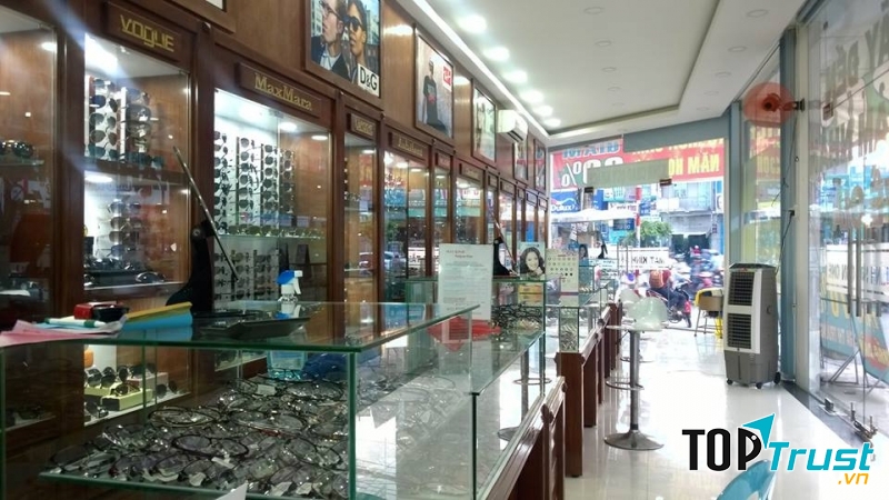địa chỉ mua kính mắt đẹp và chất lượng tại Cam Ranh, Khánh Hoà