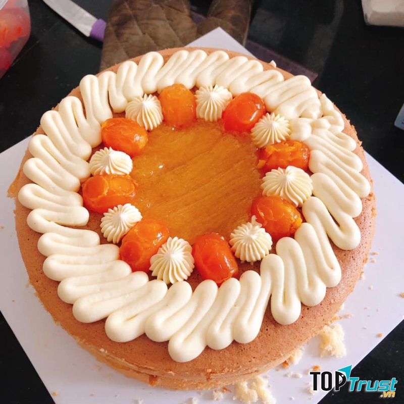 Địa chỉ nhận làm bánh sinh nhật bông lan trứng muối được yêu thích nhất tại Cần Thơ.