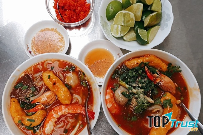 Địa điểm ăn đêm ngon nhất quận 1, TP. HCM