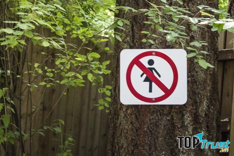 địa điểm ban hành lệnh cấm với phụ nữ