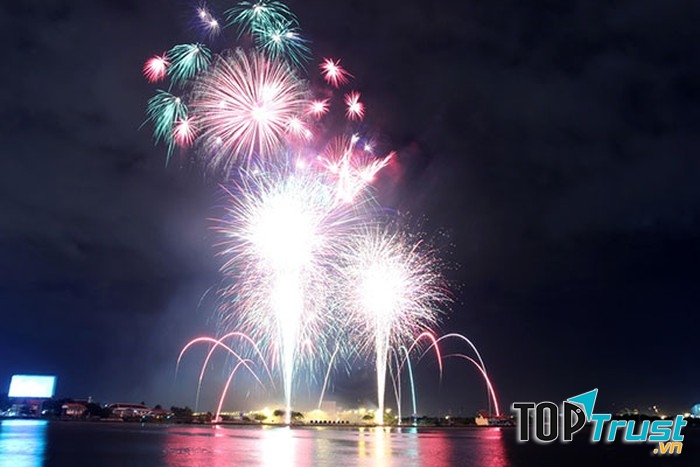 Địa điểm bắn pháo hoa tại Tp. HCM dịp tết nguyên đán Canh Tý 2020