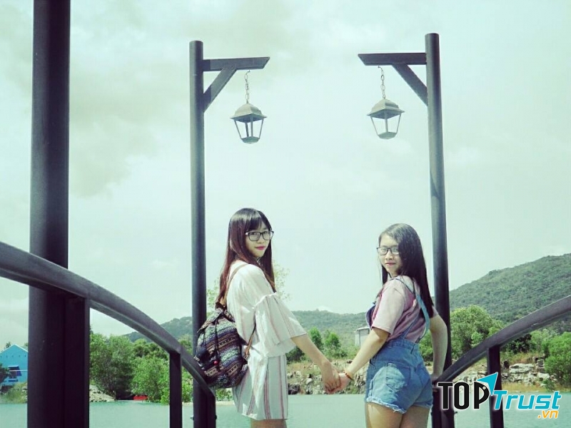 địa điểm các cô gái nên đi trước khi về sống chung với mẹ chồng