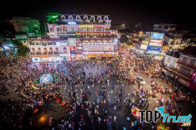 Địa điểm dẫn bạn gái đi chơi 20-10 thú vị nhất ở TP. HCM