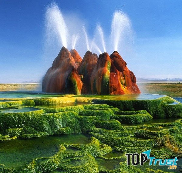 Địa điểm du lịch kỳ lạ nhất thế giới bạn nên đến một lần trong đời