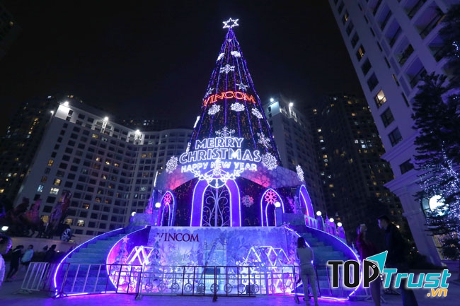 địa điểm thú vị nhất tại Hà Nội để đi chơi Giáng Sinh năm 2019