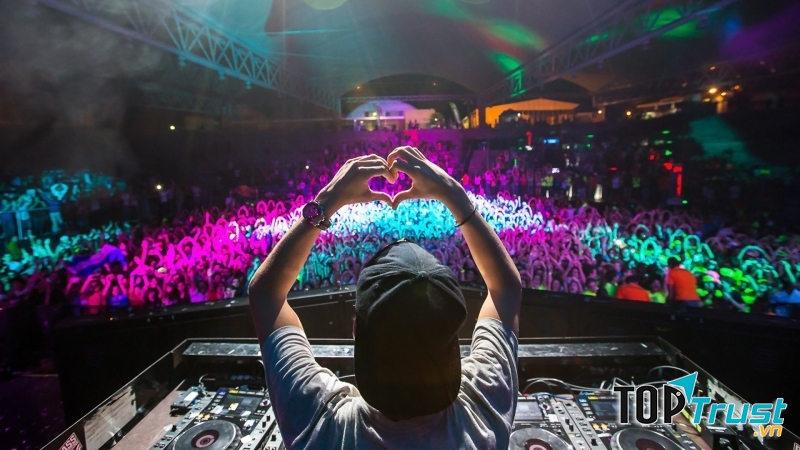 DJ nổi tiếng nhất trong làng âm nhạc thế giới