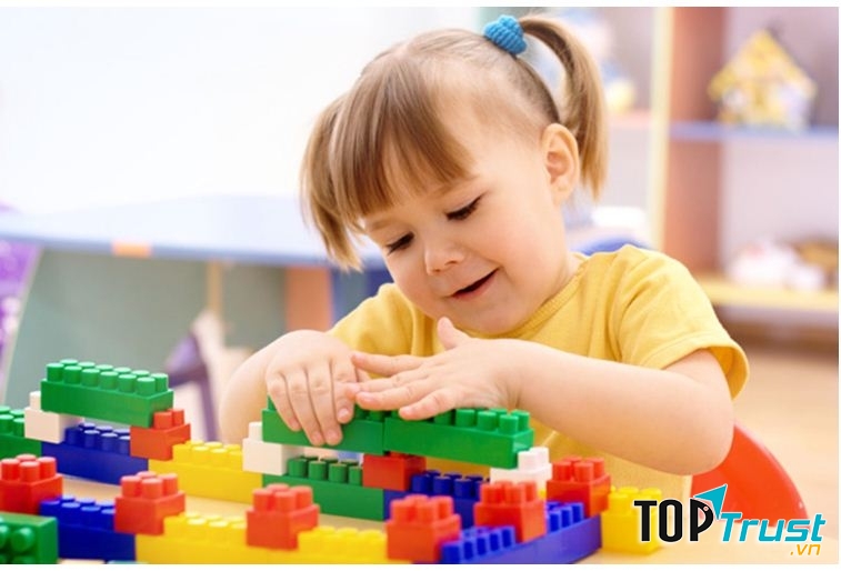 Đồ chơi cho bé mẫu giáo phù hợp và an toàn nhất
