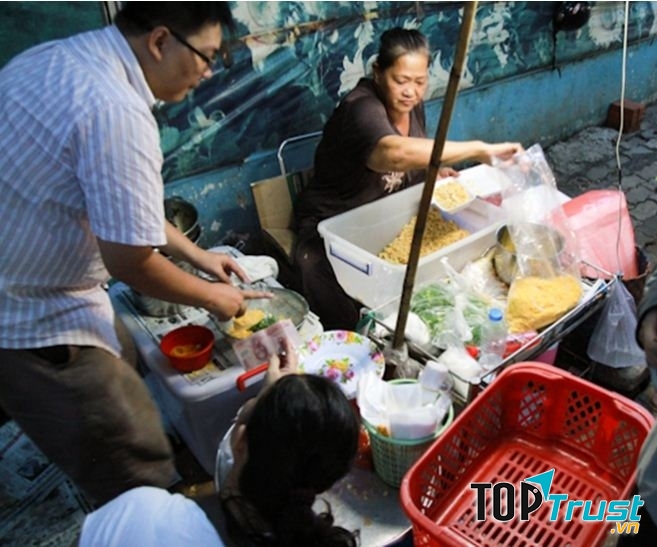 Gánh hàng rong hút khách nhất Sài Gòn