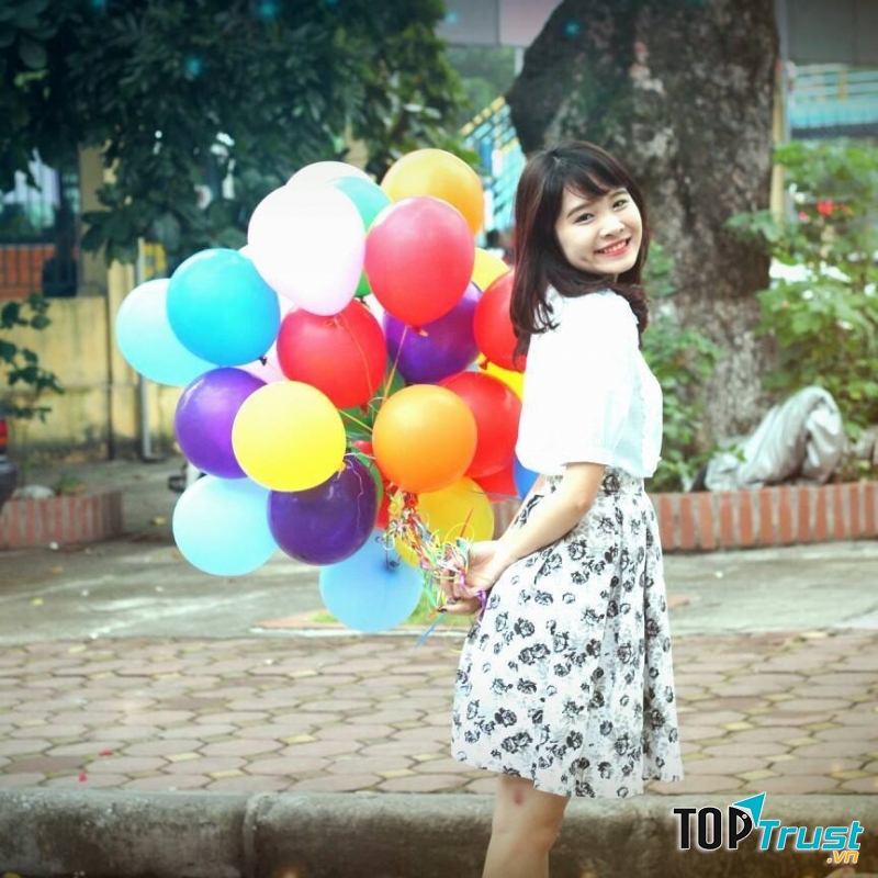 Góc chụp kỷ yếu siêu đẹp tại trường Đại học Kinh tế Quốc dân