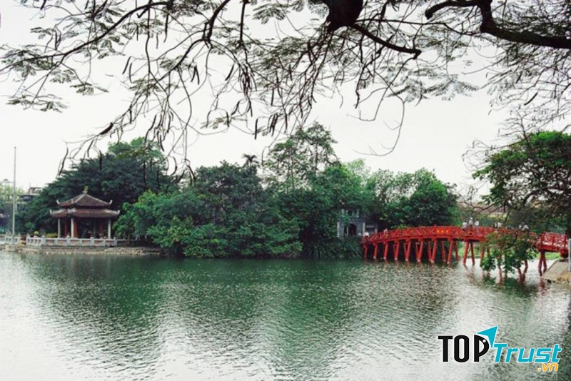 Gợi ý mua quà lưu niệm khi đến Hà Nội