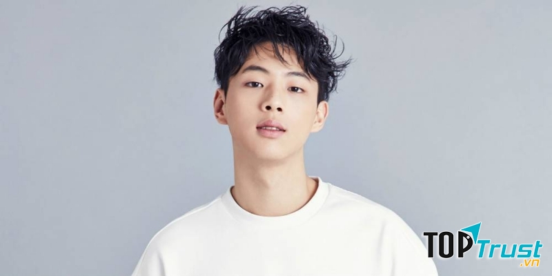 Gương mặt 9x sở hữu lượng phim khủng nhất màn ảnh Hàn 2016