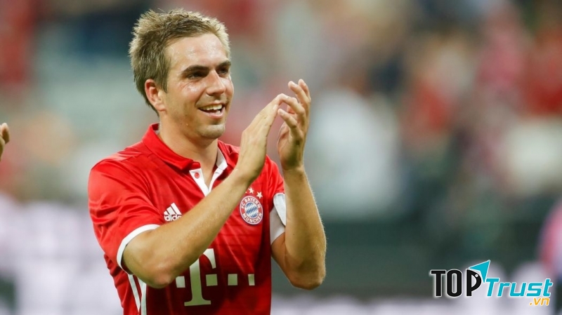 Hậu vệ cánh phải hay nhất thế giới hiện nay