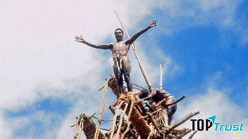 Hủ tục đáng sợ nhất của thế giới loài người