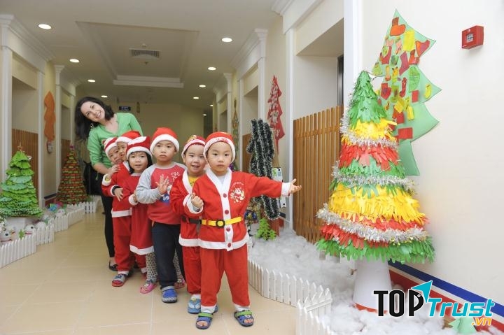 Hướng dẫn trang trí Noel cho lớp học mầm non đẹp nhất