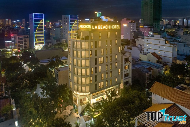 Khách sạn 2 sao gần biển Mỹ Khê, view đẹp giá rẻ nhất ở Đà Nẵng