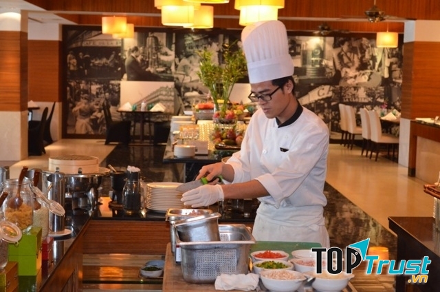 Khách sạn 5 sao có buffet ngon nhất Hà Nội