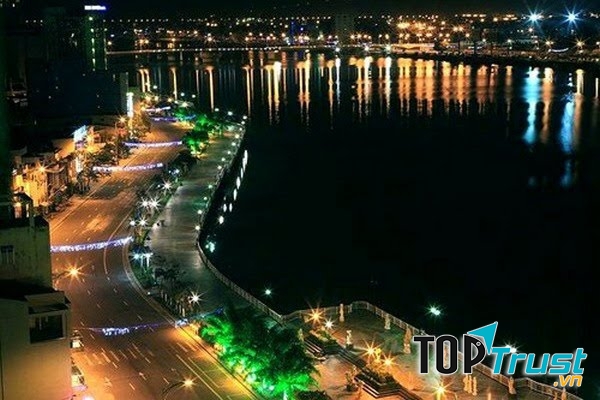 Khách sạn đẹp nhất đường Bạch Đằng, Đà Nẵng