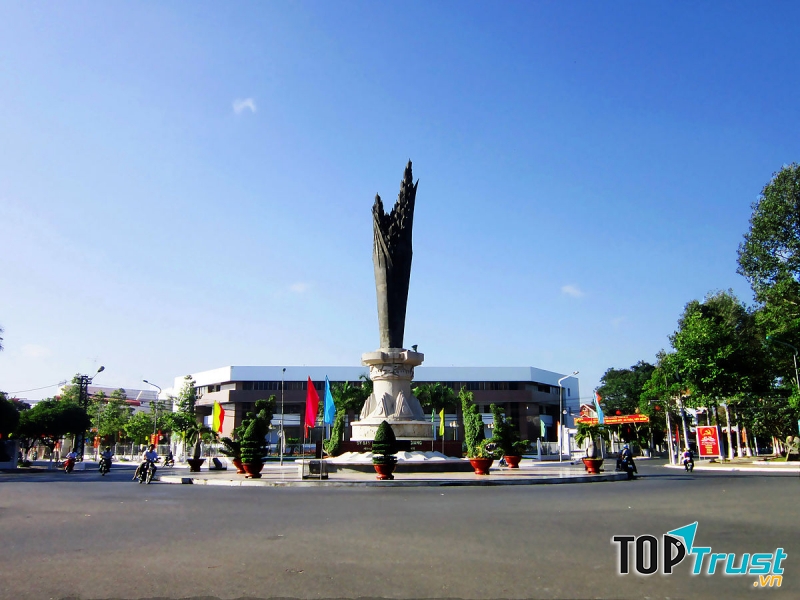 Khách sạn giá rẻ, view đẹp nhất Long Xuyên, An Giang