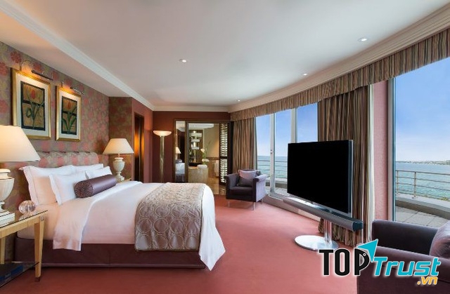 Khách sạn nổi tiếng và sang trọng nhất Bình Dương