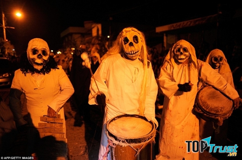 Kiểu hóa trang Halloween kinh dị nhất