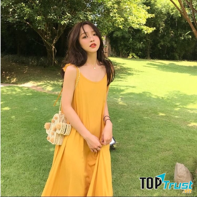 Kiểu váy hai dây đẹp nhất cho cô nàng trong ngày nắng nóng