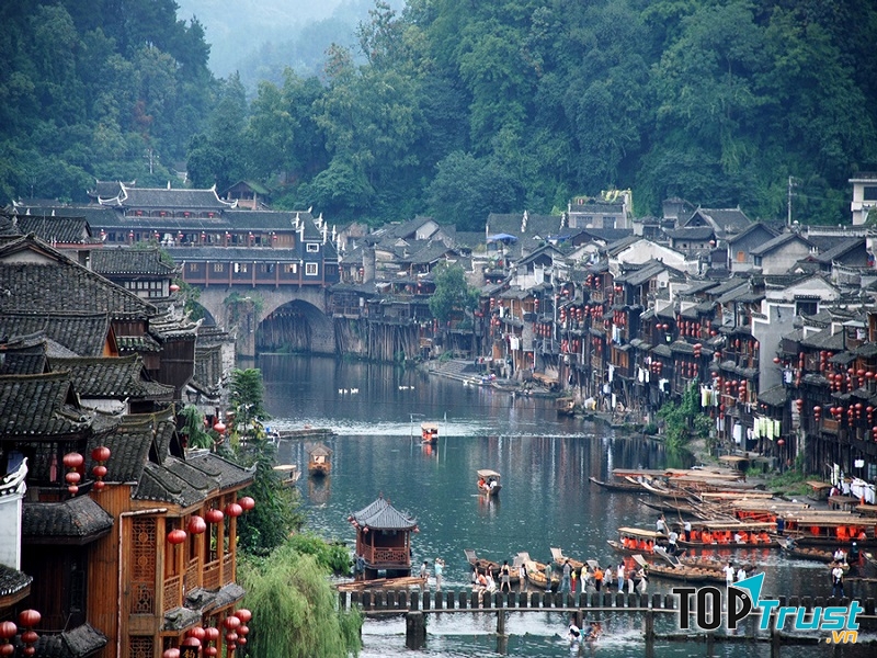 Kinh nghiệm đi du lịch Phượng Hoàng Cổ Trấn tự túc hữu ích nhất